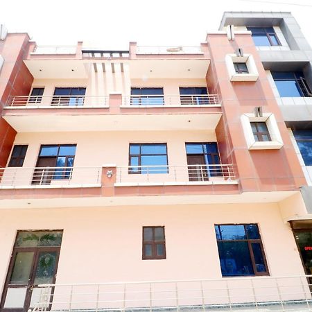 Shāhpur Spot On 43045 Hotel Vivek Plaza المظهر الخارجي الصورة