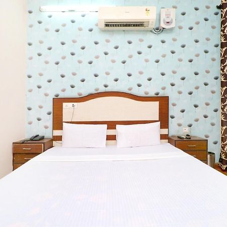 Shāhpur Spot On 43045 Hotel Vivek Plaza المظهر الخارجي الصورة