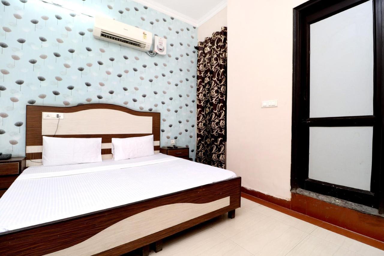 Shāhpur Spot On 43045 Hotel Vivek Plaza المظهر الخارجي الصورة